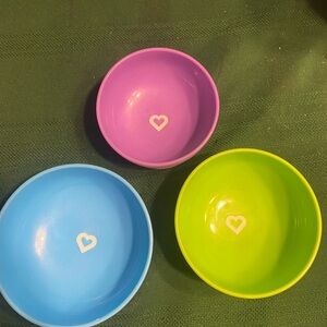 Munchkin stay put bowl Set blue purple green